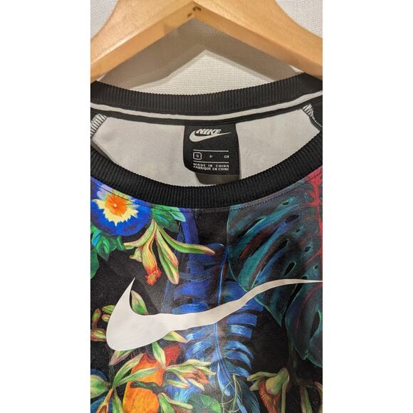 Nike sportswear Womens Hyper Femme Tropical Print Crewneck S Cropped AQ9722-010 - Picture 8 of 8